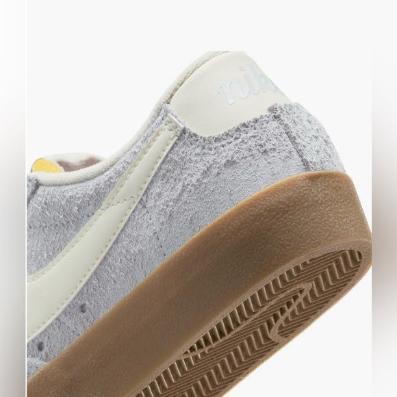 New Nike Blazer Low ’77 Vintage Football Grey Gum Suede Sneakers Women's Sz 11 - Picture 8 of 9